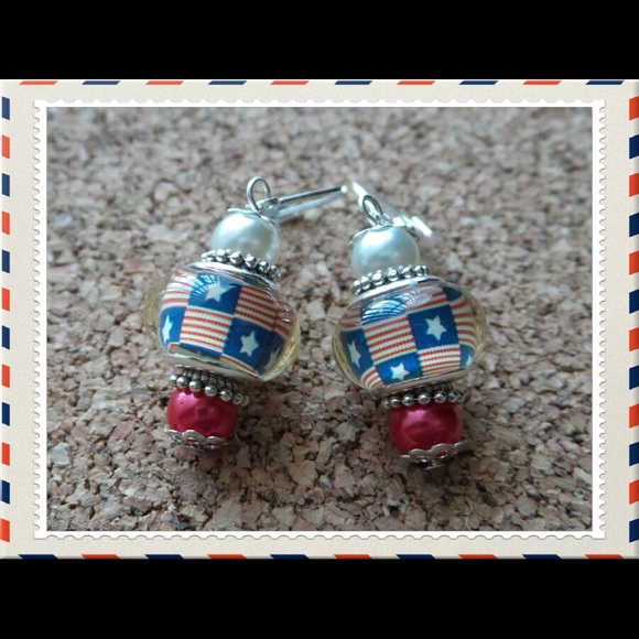 Epoxy Resin USA Flag Lever Back Earrings - Picture 2 of 2